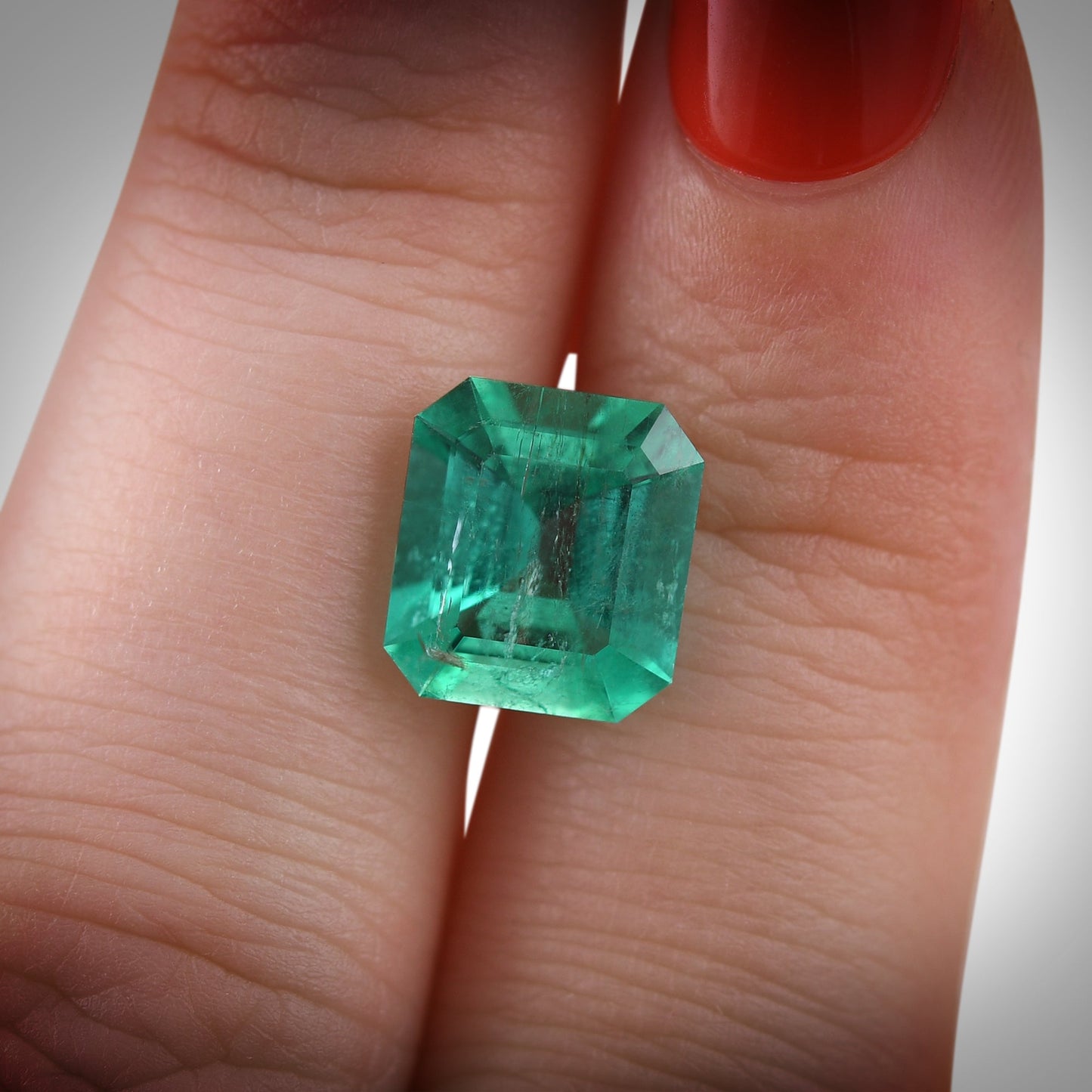 3.18 Carat Green COLOMBIAN Emerald Emerald CD