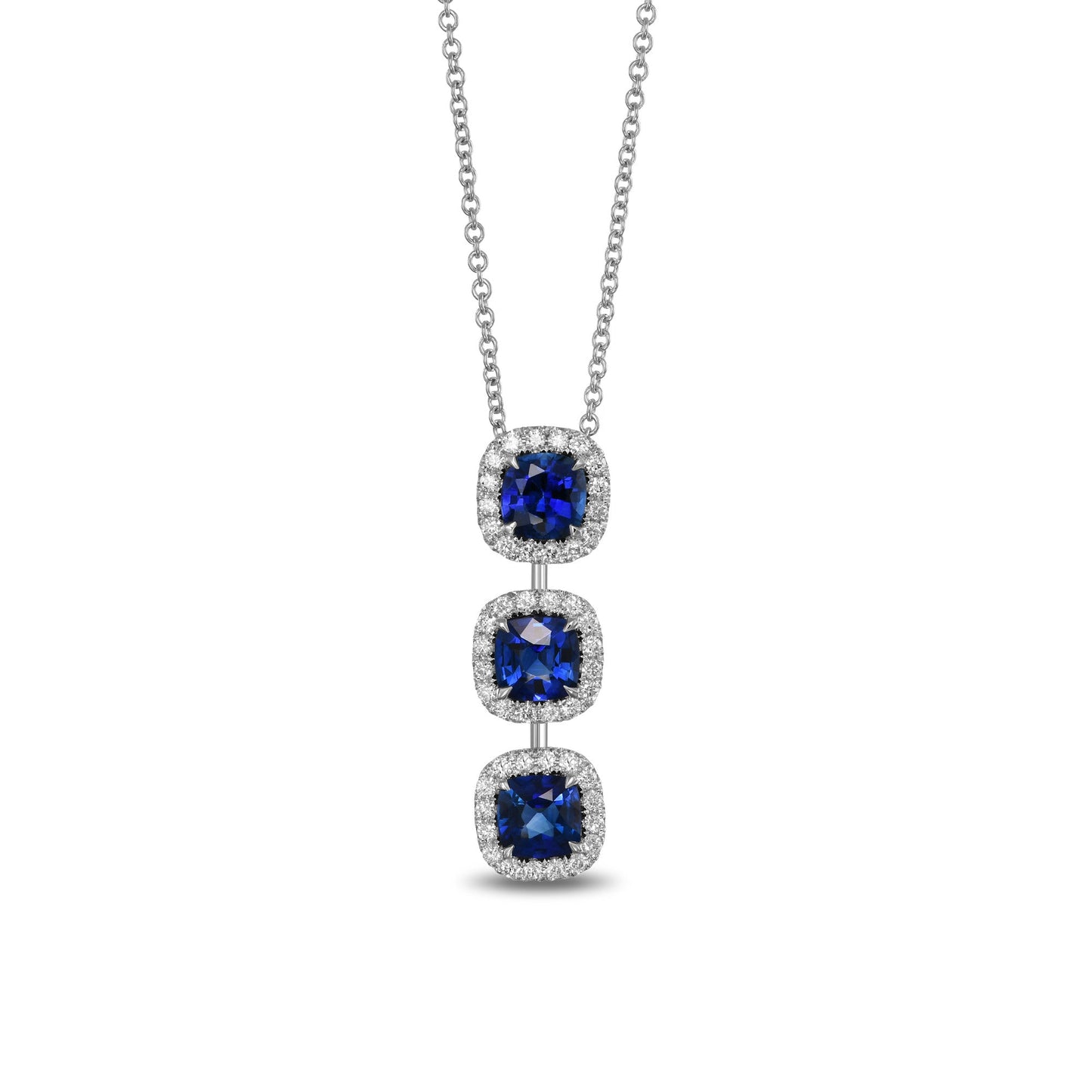 Blauer Saphir im Kissen-Design und Diamant-Anhänger mit drei Steinen und Halo-Fassung