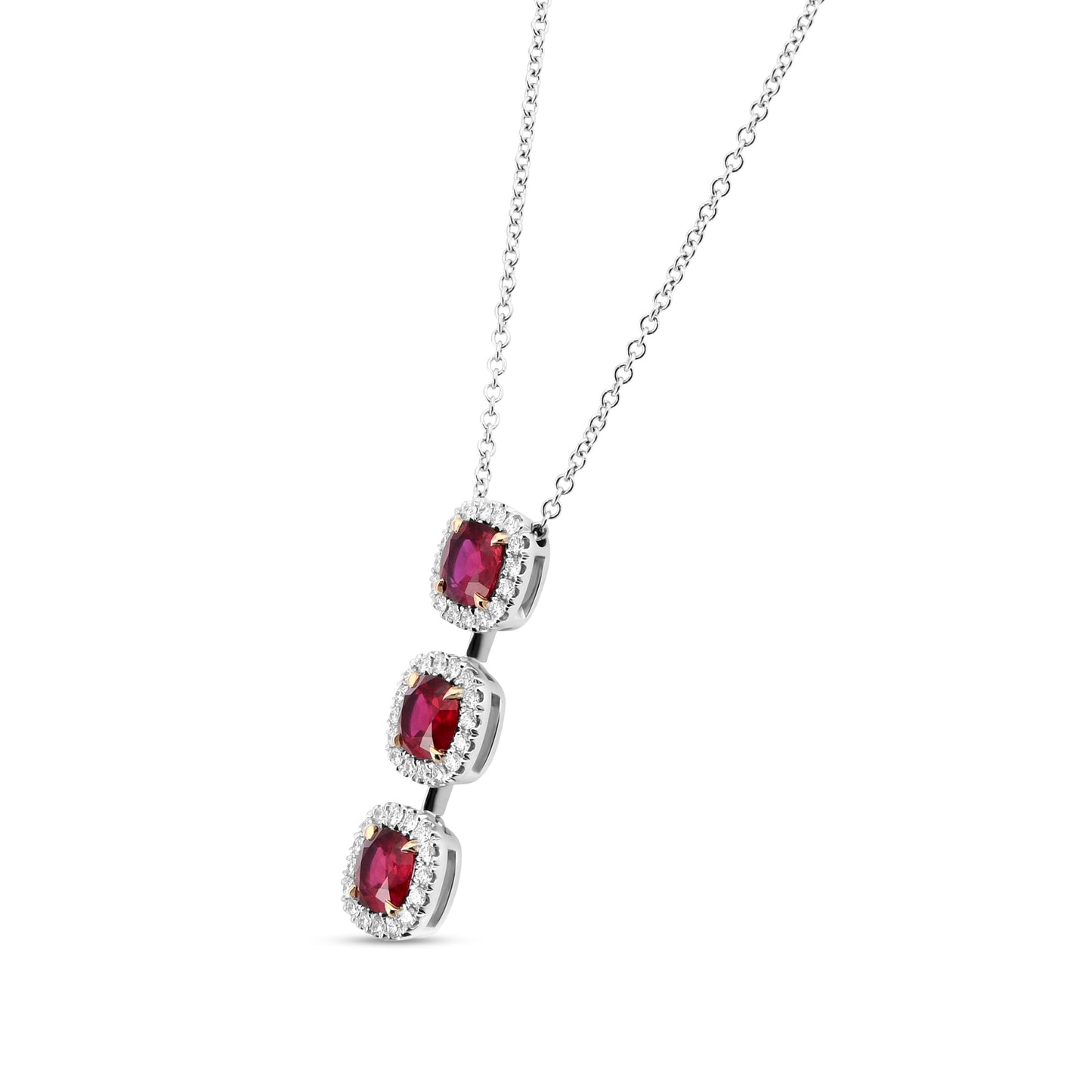 Rubin-Kissen- und Diamant-Dreistein-Tropfenanhänger mit Halo-Fassung