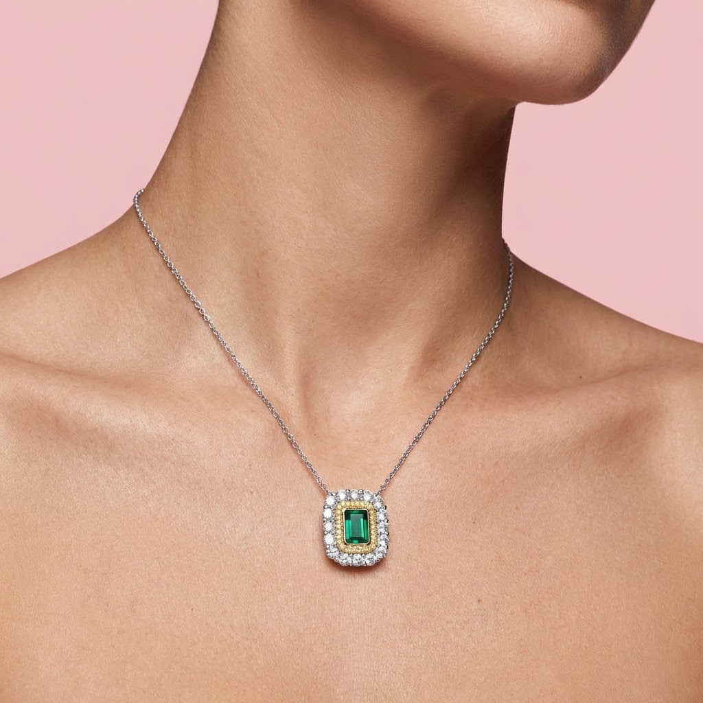 Grüner Smaragd- und Diamant-Doppelhalo-Anhänger