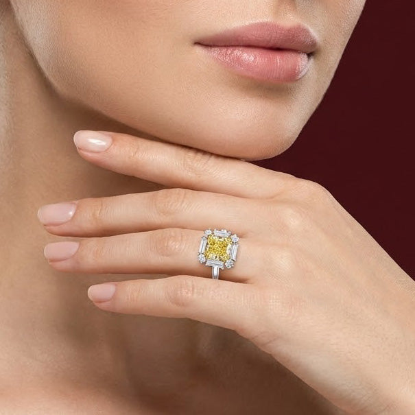 Gelber Kissen-Halo-Diamantring